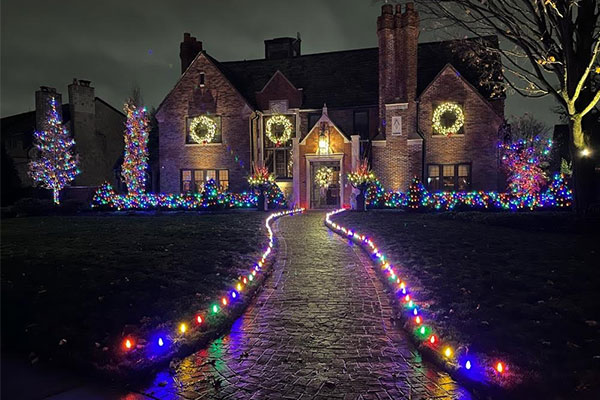 CHRISTMAS LIGHT INSTALLATION SERVICES NEAR ME IN BLOOMFIELD TOWNSHIP MI 01